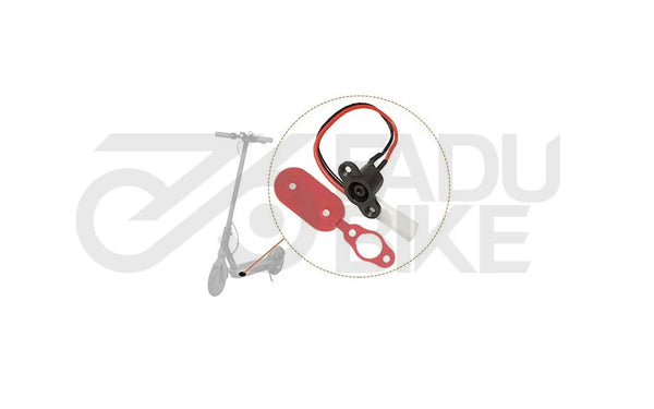 E-Scooter DC Ladeanschluss 8 mm bis 5A mit magnetischer Abdeckung für Xiaomi & Ninebot
